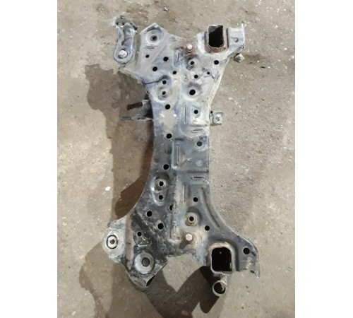 Подрамник передний