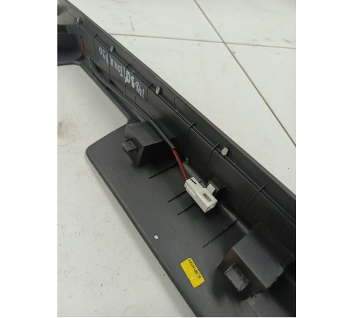 Накладка порога передняя правая