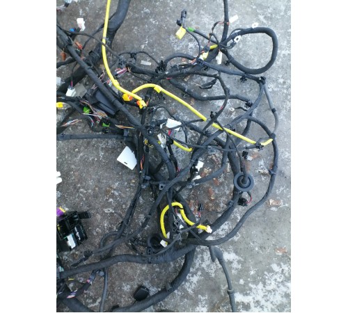 Проводка салона,с блоком предохранителей