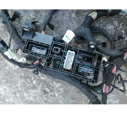 Проводка салона,с блоком предохранителей