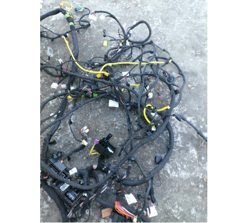 Проводка салона,с блоком предохранителей