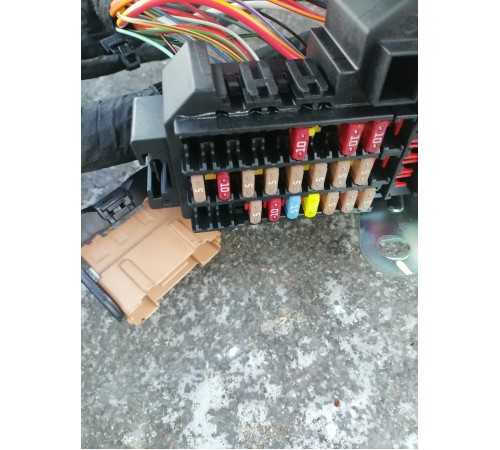 Проводка салона,с блоком предохранителей