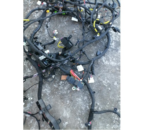 Проводка салона,с блоком предохранителей