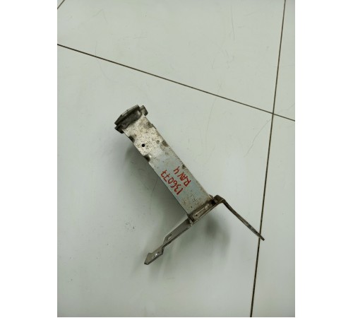 Кронштейн усилителя переднего бампера левый