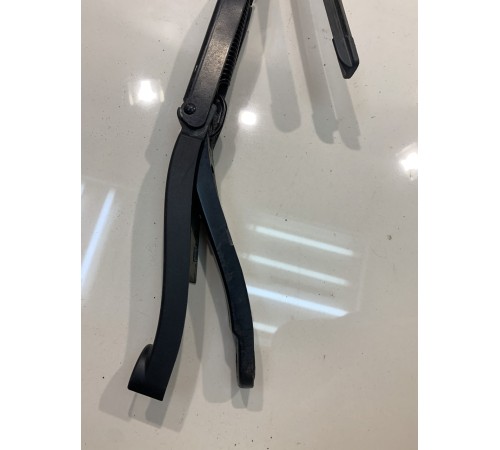 Стеклоочиститель (левый)