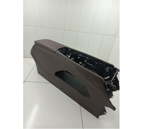 Центральная консоль с подлокотником