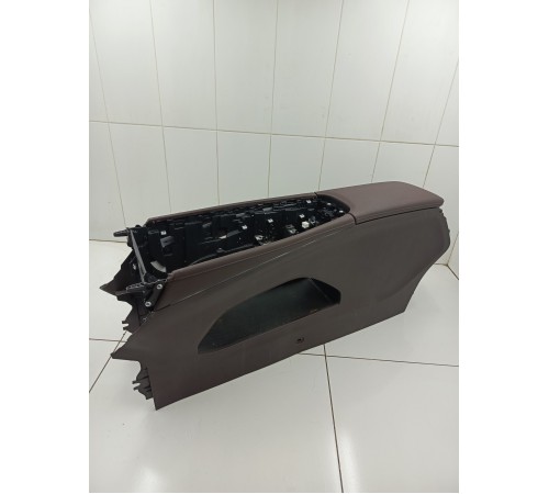 Центральная консоль с подлокотником