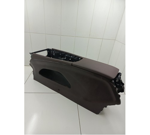 Центральная консоль с подлокотником