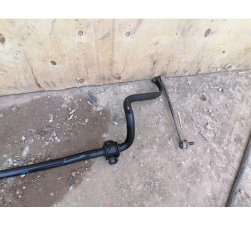 Стабилизатор передний