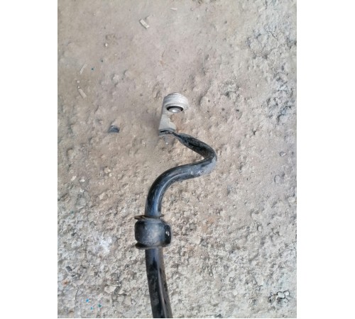 Стабилизатор передний