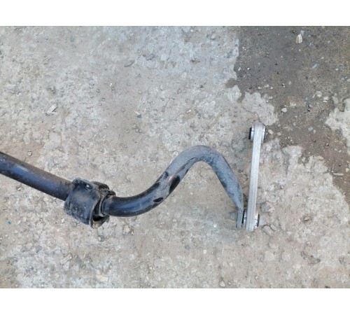 Стабилизатор передний