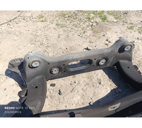 Балка подвески задняя, подрамник