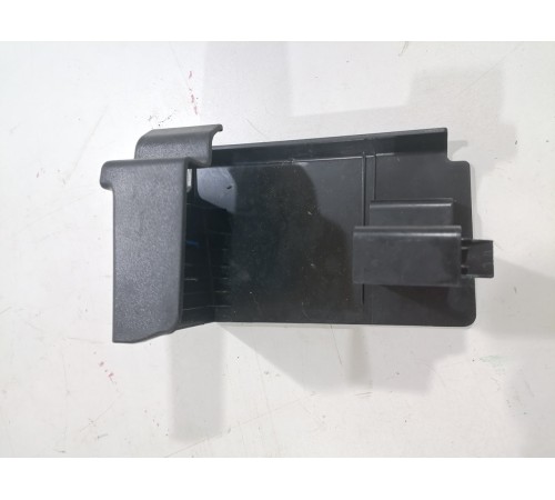 Накладка крепления переднего левого сиденья правая