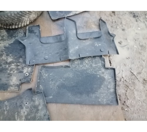 Комплект ковриков салона