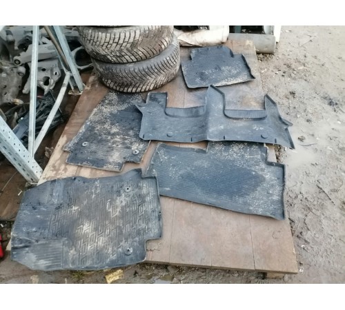 Комплект ковриков салона