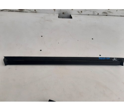 Уплотнитель стекла (задний, левый, внутренний)