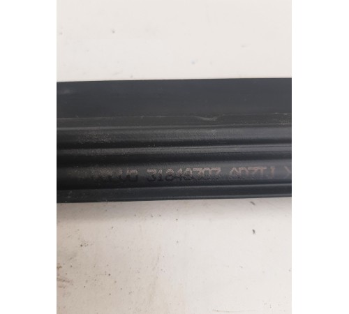 Уплотнитель стекла (задний, левый, внутренний)