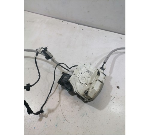 Замок двери передний правый