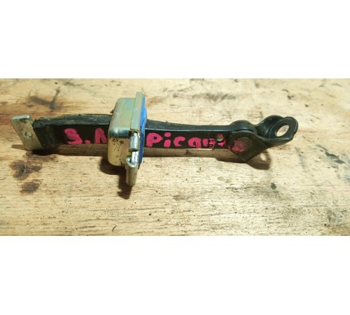 Ограничитель  двери задней левой