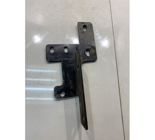 Кронштейн фаркопа (левый)