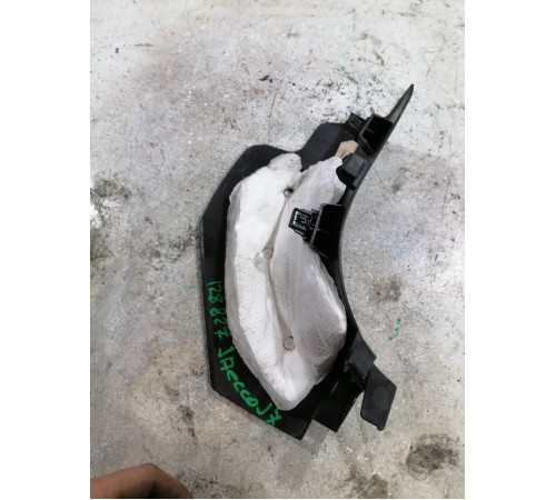 накладка передняя правая 