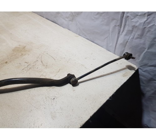 Стабилизатор передний