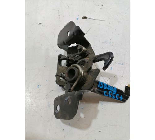 Замок капота