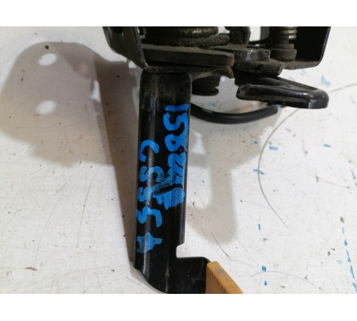 Замок капота