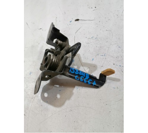 Замок капота