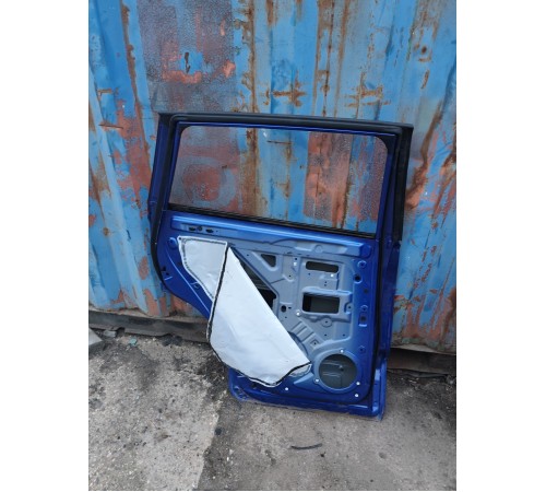 Дверь задняя левая