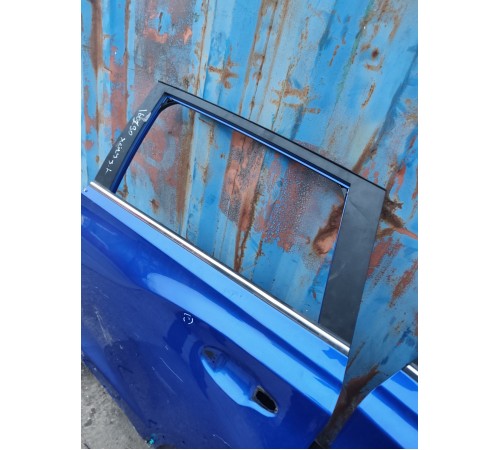 Дверь задняя левая