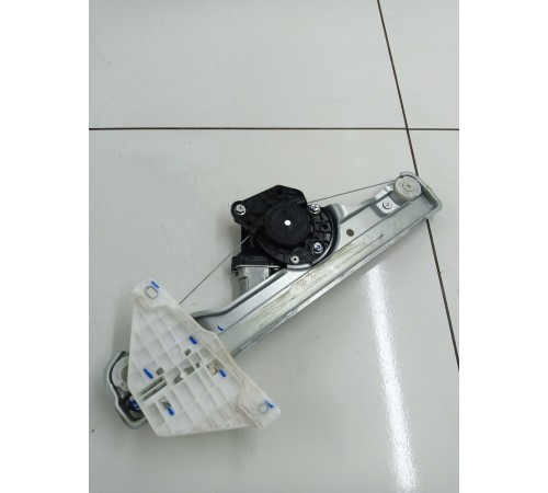 Стеклоподьемник задний левый с моторчиком