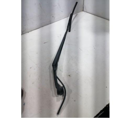 Поводок стеклоочистителя (правый)