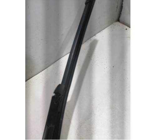 Поводок стеклоочистителя (правый)