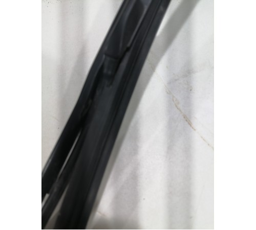 Поводок стеклоочистителя (правый)