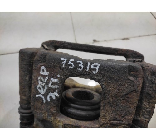 Суппорт (задний, правый)