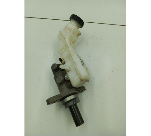 Главный тормозной цилиндр с бачком