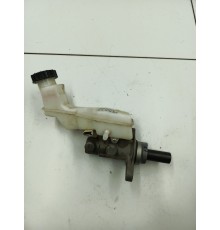 Главный тормозной цилиндр с бачком