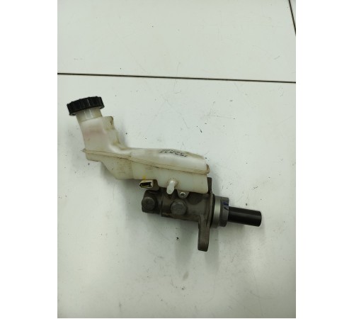 Главный тормозной цилиндр с бачком