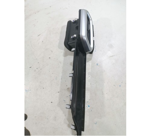 Воздушный дефлектор передний