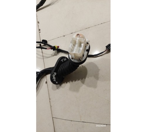 Электропроводка двери (передняя левая)