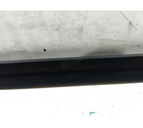 Уплотнитель стекла задний правый внутренний