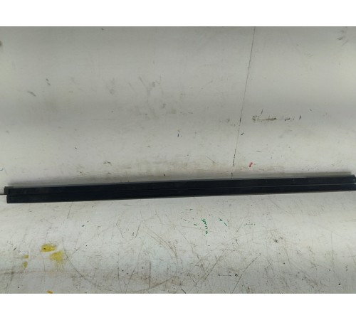 Уплотнитель стекла задний правый внутренний