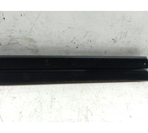 Уплотнитель стекла задний правый внутренний