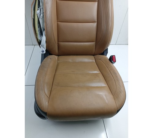 Сиденье переднее правое