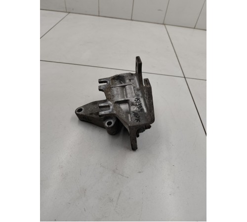 Опора двигателя левая