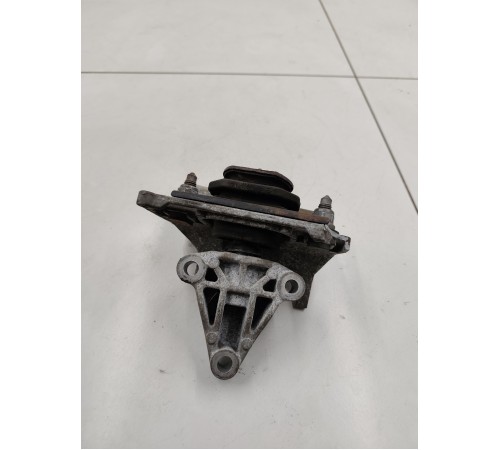 Опора двигателя левая