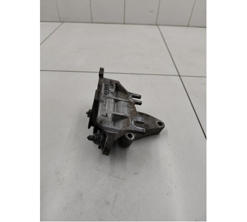 Опора двигателя левая