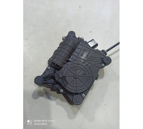 Замок двери багажника