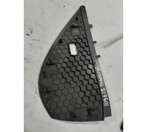 Накладка торпедо боковая(правая)